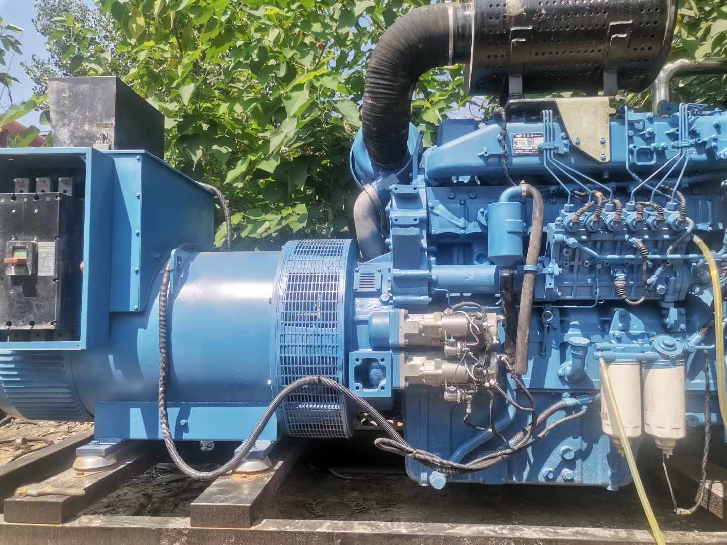 卧龙详细说明降低 800kW 柴油发电机输出电流波动的方法