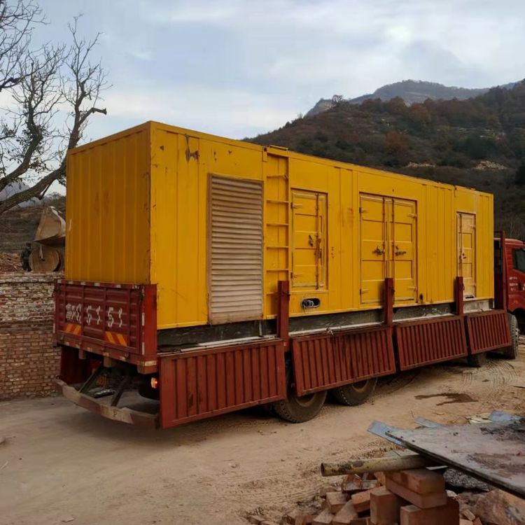 卧龙200kW 发电机组在带电阻性负载时，输出功率会受到哪些因素的影响？