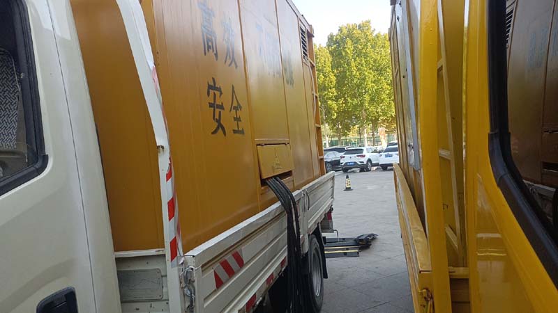 卧龙如何判断柴油发电机组和UPS电源的切换时间是否符合要求？