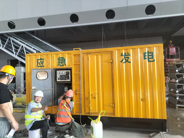 卧龙怎样判断空气滤清器是否需要更换？
